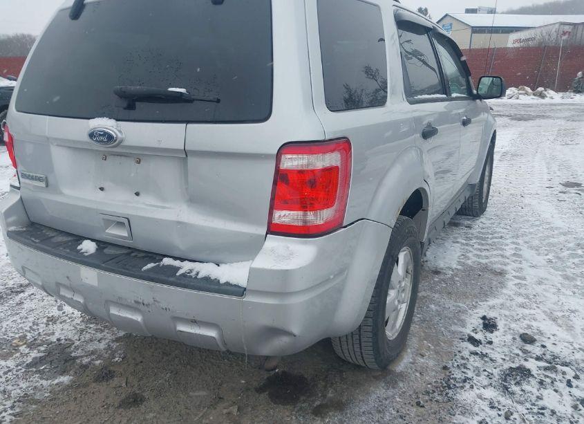 Photo 12 of 2010 Ford Escape XLS (VIN 1FMCU9C7XAKD34651)