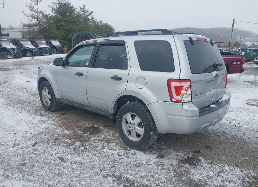Photo 3 of 2010 Ford Escape XLS (VIN 1FMCU9C7XAKD34651)