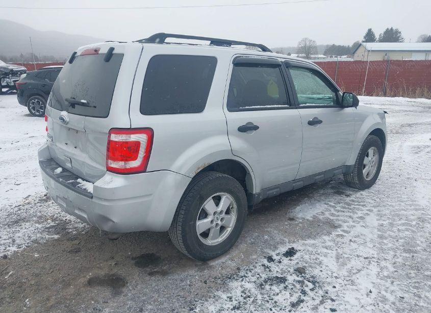 Photo 4 of 2010 Ford Escape XLS (VIN 1FMCU9C7XAKD34651)