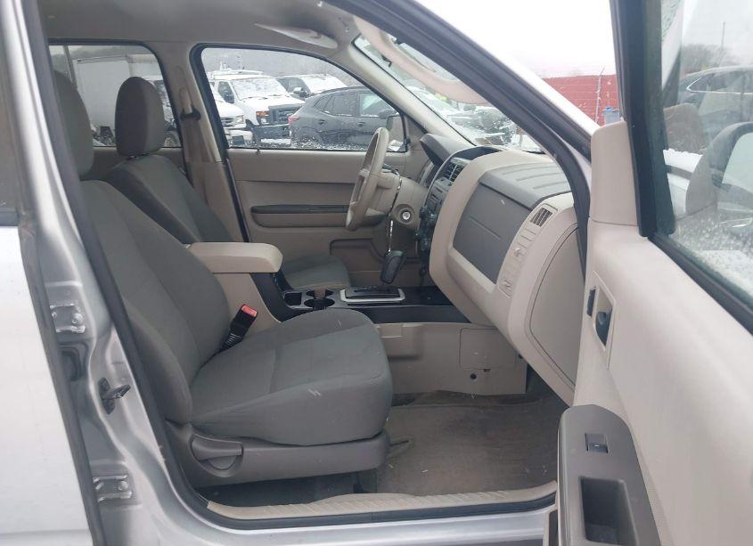 Photo 5 of 2010 Ford Escape XLS (VIN 1FMCU9C7XAKD34651)