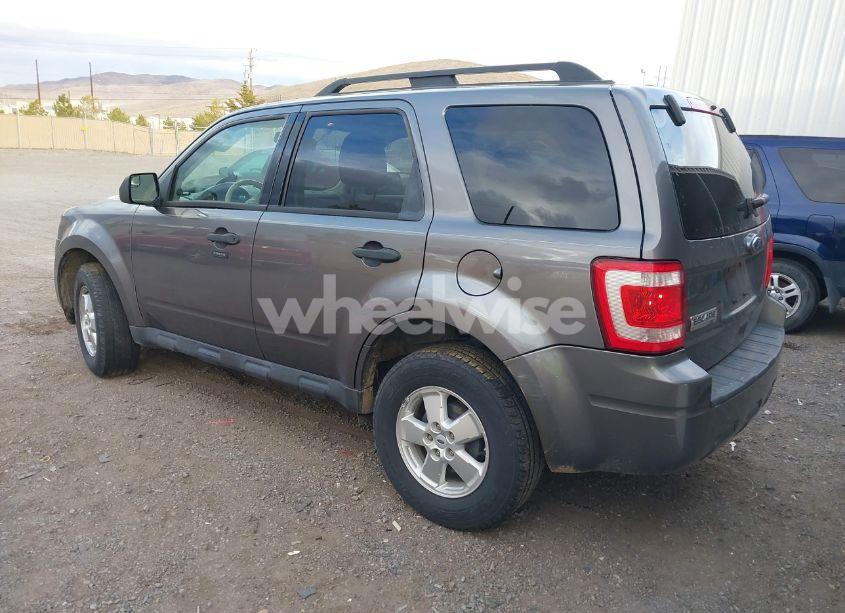 Photo 3 of 2010 Ford Escape XLT (VIN 1FMCU9D70AKB02946)