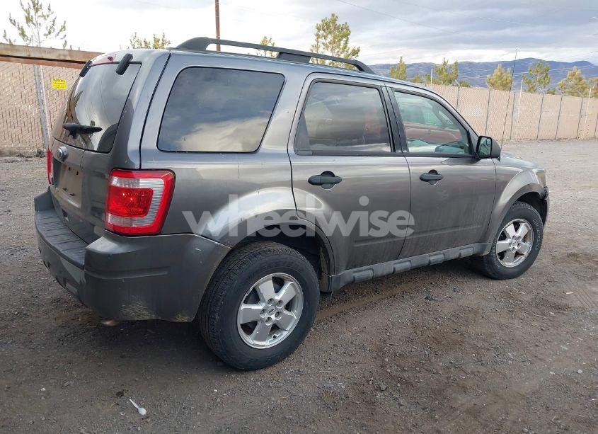 Photo 4 of 2010 Ford Escape XLT (VIN 1FMCU9D70AKB02946)