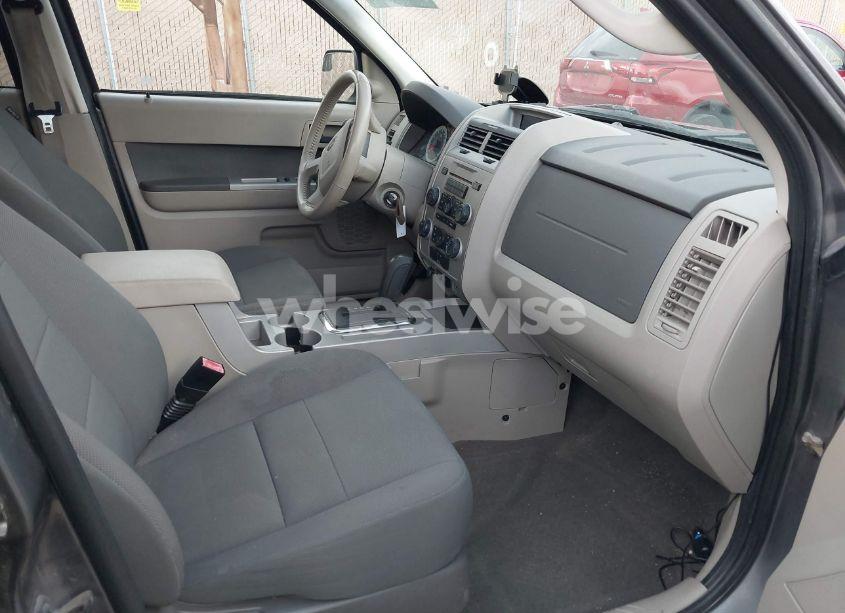 Photo 5 of 2010 Ford Escape XLT (VIN 1FMCU9D70AKB02946)