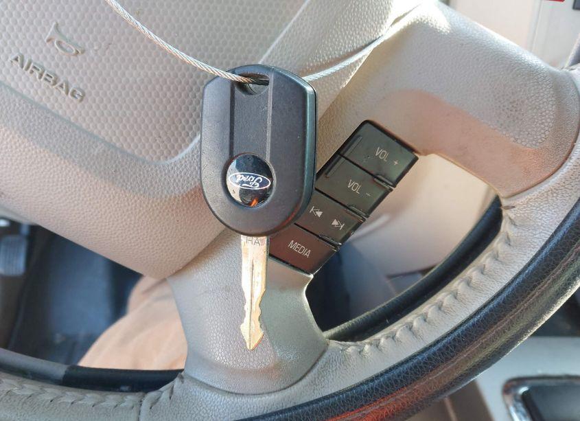 Photo 11 of 2010 Ford Escape XLT (VIN 1FMCU9D70AKC78783)