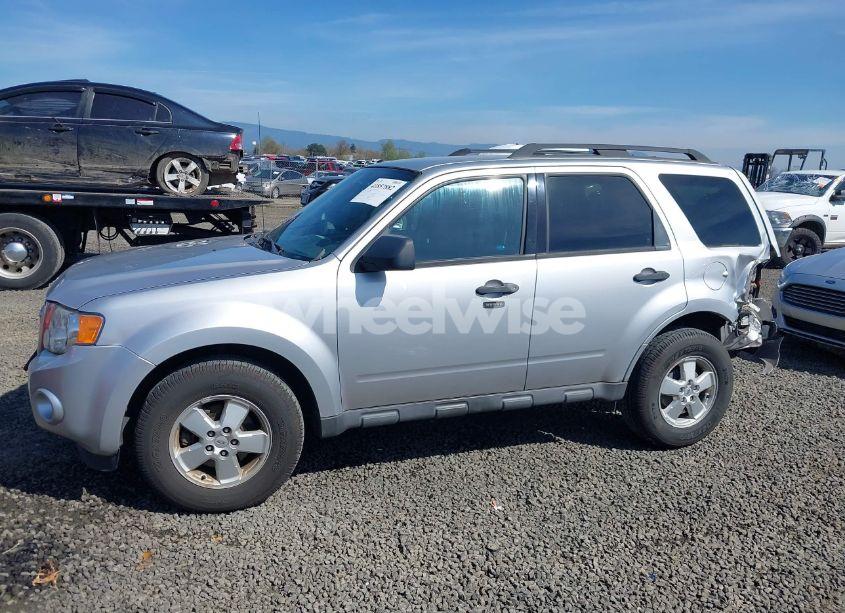 Photo 14 of 2010 Ford Escape XLT (VIN 1FMCU9D70AKD46774)