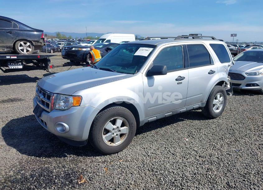 Photo 2 of 2010 Ford Escape XLT (VIN 1FMCU9D70AKD46774)