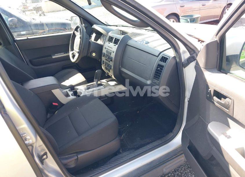 Photo 5 of 2010 Ford Escape XLT (VIN 1FMCU9D70AKD46774)