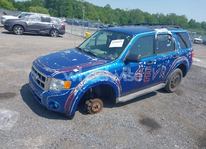 Photo 2 of 2011 Ford Escape XLT (VIN 1FMCU9D70BKA12908)