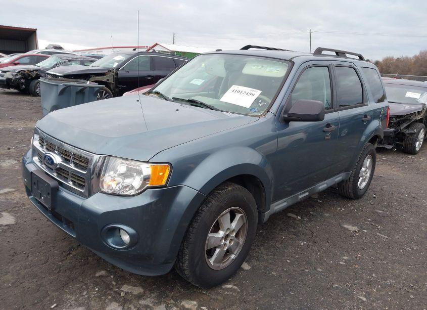 Photo 2 of 2011 Ford Escape XLT (VIN 1FMCU9D70BKA31605)