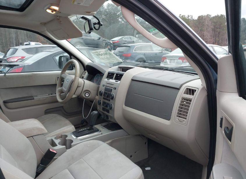 Photo 5 of 2011 Ford Escape XLT (VIN 1FMCU9D70BKA31605)