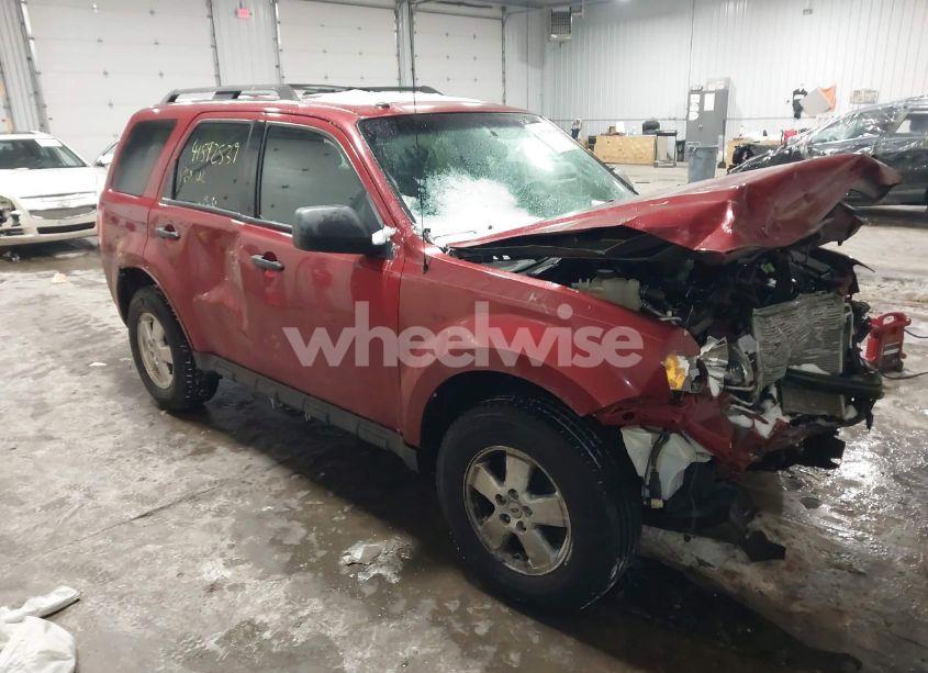 2011 Ford Escape XLT (VIN 1FMCU9D70BKA52437) main photo