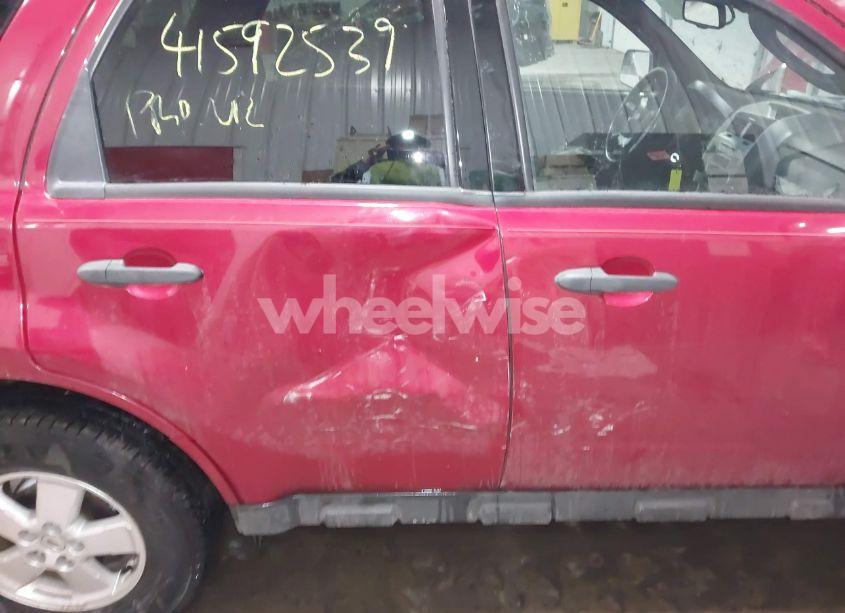 Photo 6 of 2011 Ford Escape XLT (VIN 1FMCU9D70BKA52437)