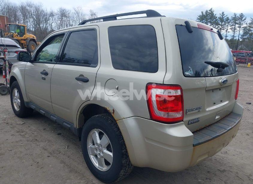 Photo 3 of 2011 Ford Escape XLT (VIN 1FMCU9D70BKA77676)