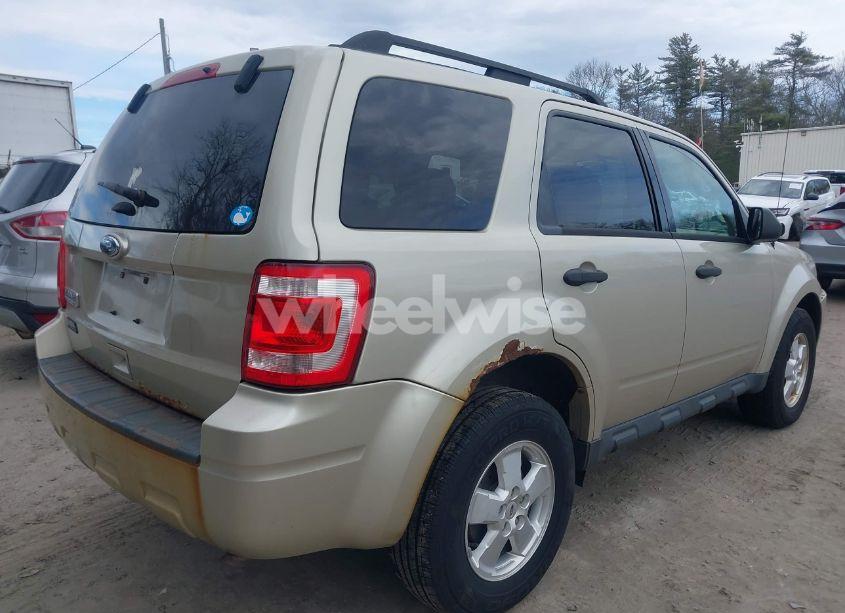 Photo 4 of 2011 Ford Escape XLT (VIN 1FMCU9D70BKA77676)