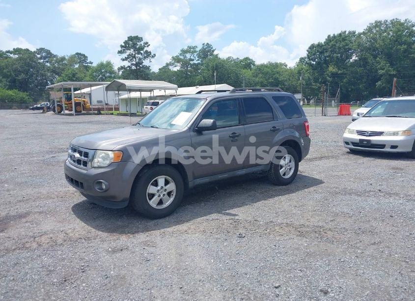 Photo 2 of 2011 Ford Escape XLT (VIN 1FMCU9D70BKA79380)