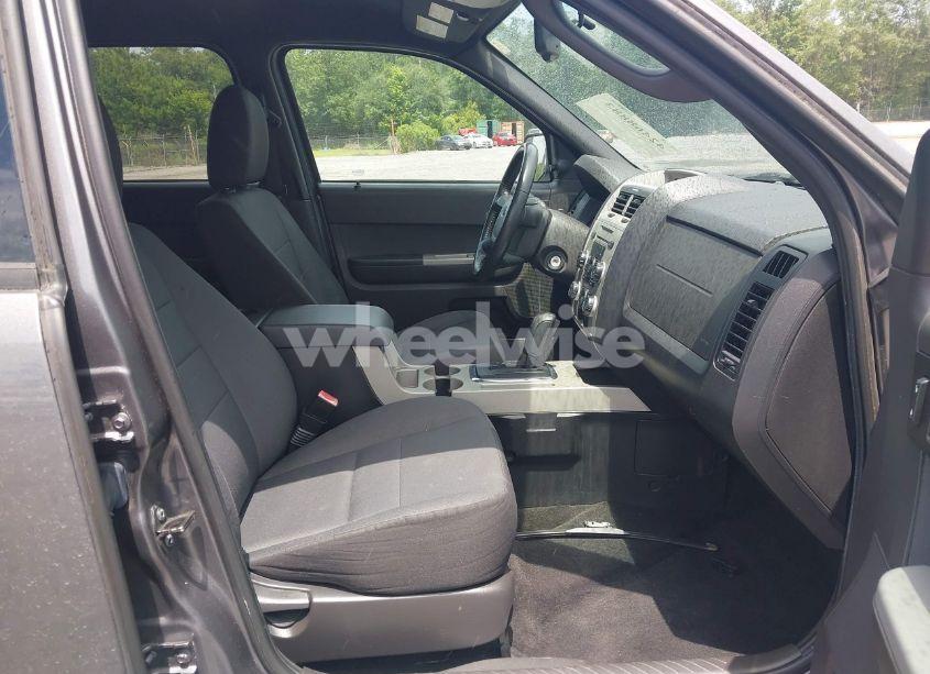 Photo 5 of 2011 Ford Escape XLT (VIN 1FMCU9D70BKA79380)