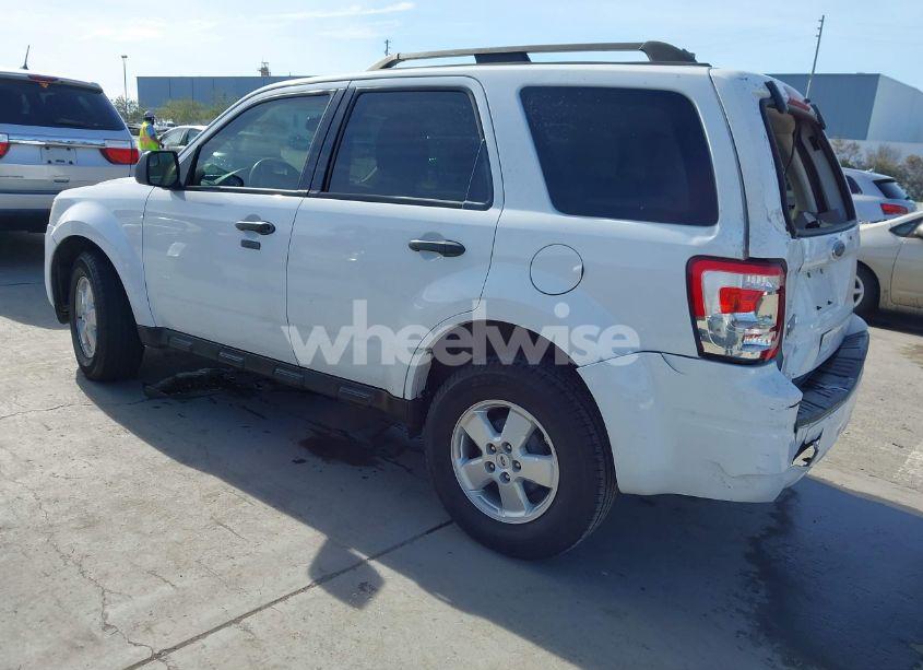 Photo 3 of 2011 Ford Escape XLT (VIN 1FMCU9D70BKB34152)