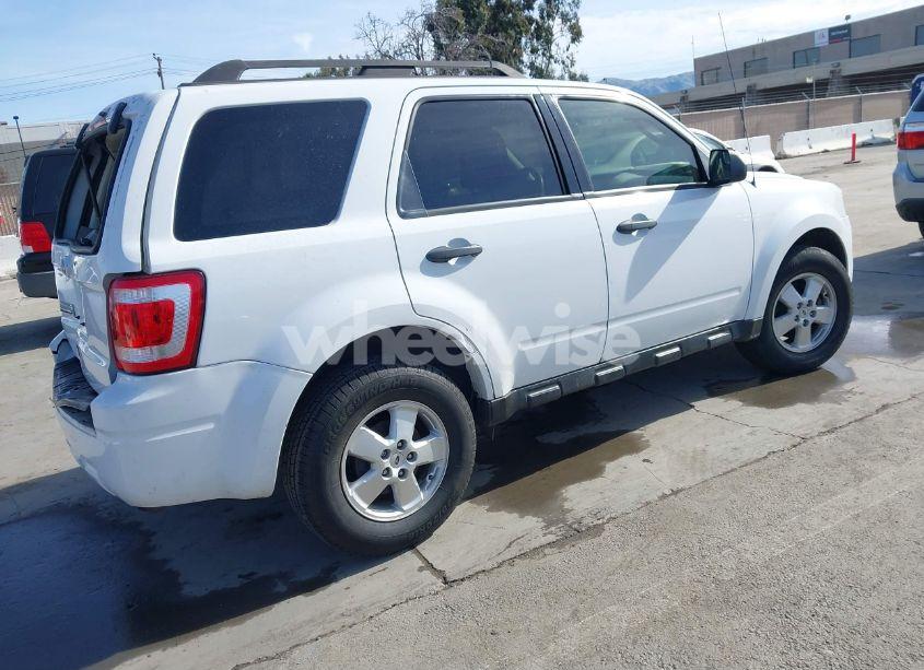 Photo 4 of 2011 Ford Escape XLT (VIN 1FMCU9D70BKB34152)