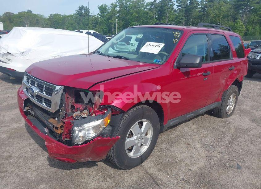 Photo 2 of 2011 Ford Escape XLT (VIN 1FMCU9D70BKB69077)