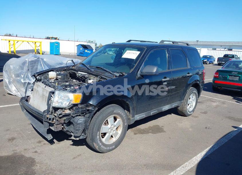 Photo 2 of 2012 Ford Escape XLT (VIN 1FMCU9D70CKC27948)