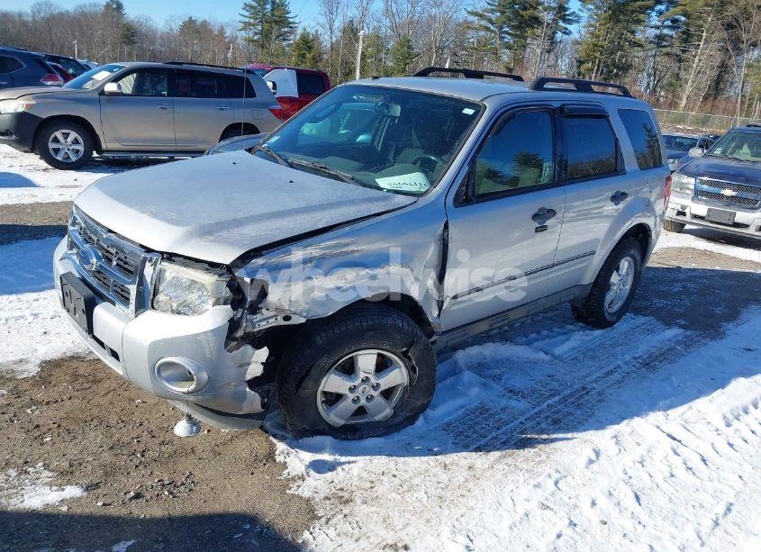Photo 2 of 2010 Ford Escape XLT (VIN 1FMCU9D71AKA01611)