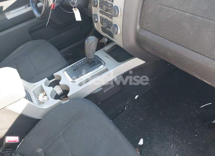Photo 5 of 2010 Ford Escape XLT (VIN 1FMCU9D71AKA01611)