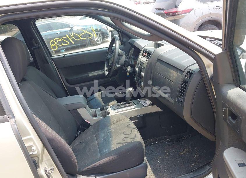 Photo 5 of 2010 Ford Escape XLT (VIN 1FMCU9D71AKA94985)