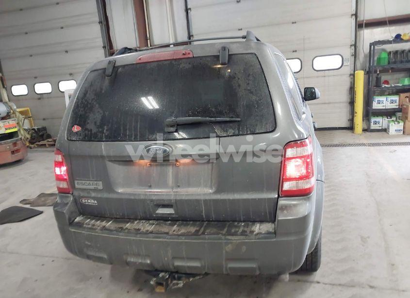 Photo 16 of 2010 Ford Escape XLT (VIN 1FMCU9D71AKB08321)