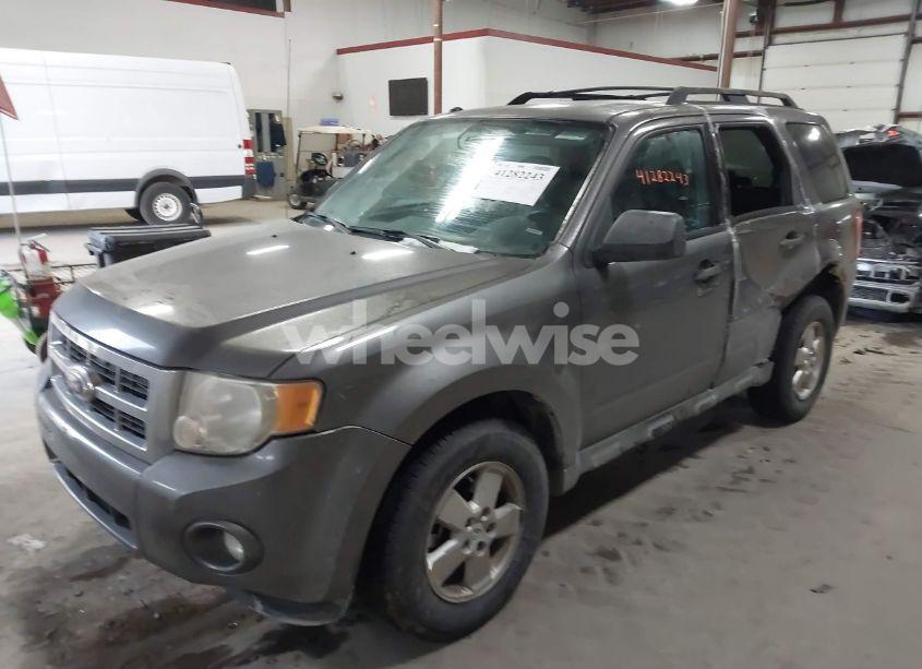 Photo 2 of 2010 Ford Escape XLT (VIN 1FMCU9D71AKB08321)