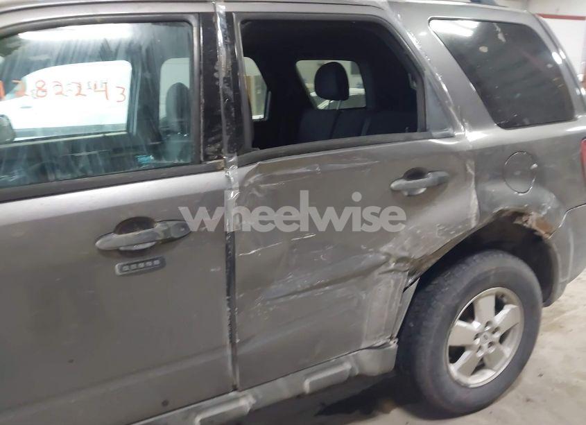 Photo 6 of 2010 Ford Escape XLT (VIN 1FMCU9D71AKB08321)