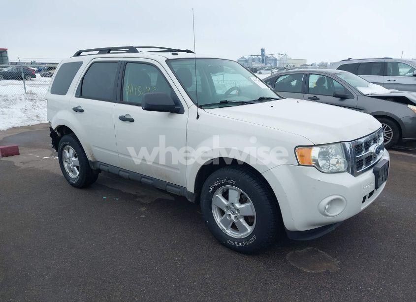 2010 Ford Escape XLT (VIN 1FMCU9D71AKC14879) main photo
