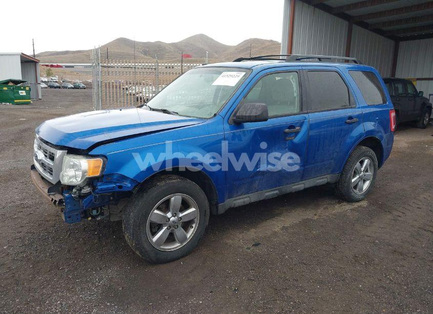 Photo 2 of 2011 Ford Escape XLT (VIN 1FMCU9D71BKA14912)