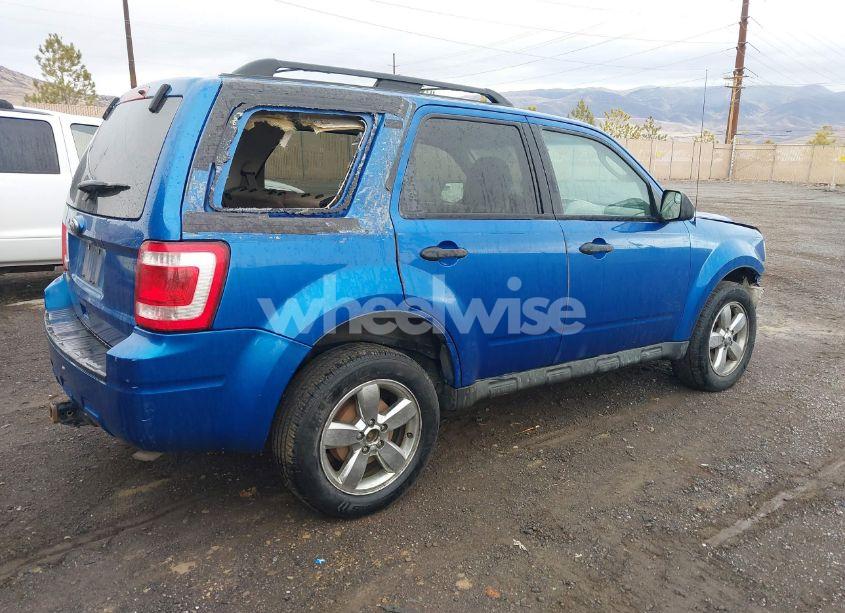 Photo 4 of 2011 Ford Escape XLT (VIN 1FMCU9D71BKA14912)