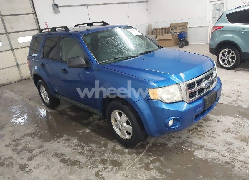 2011 Ford Escape XLT (VIN 1FMCU9D71BKA73068) main photo