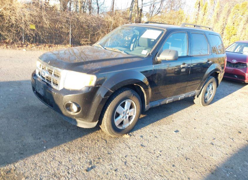 Photo 2 of 2012 Ford Escape XLT (VIN 1FMCU9D71CKB25462)