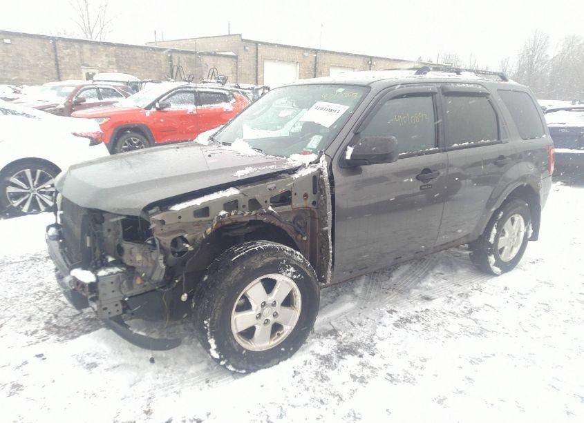 Photo 2 of 2012 Ford Escape XLT (VIN 1FMCU9D71CKC73871)