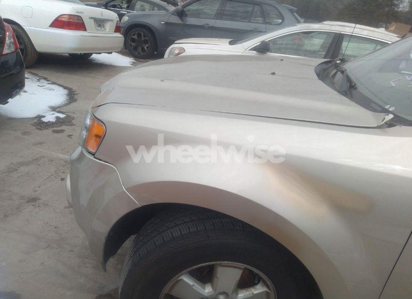 Photo 10 of 2010 Ford Escape XLT (VIN 1FMCU9D72AKA09636)