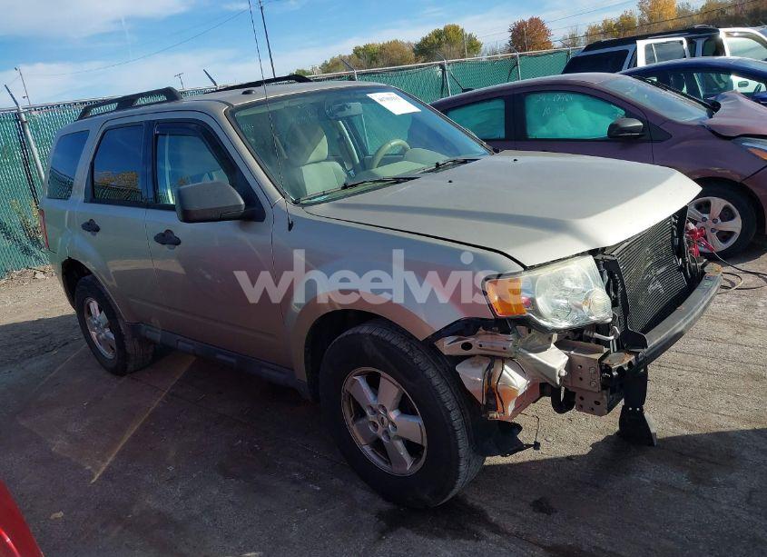 2010 Ford Escape XLT (VIN 1FMCU9D72AKC03826) main photo
