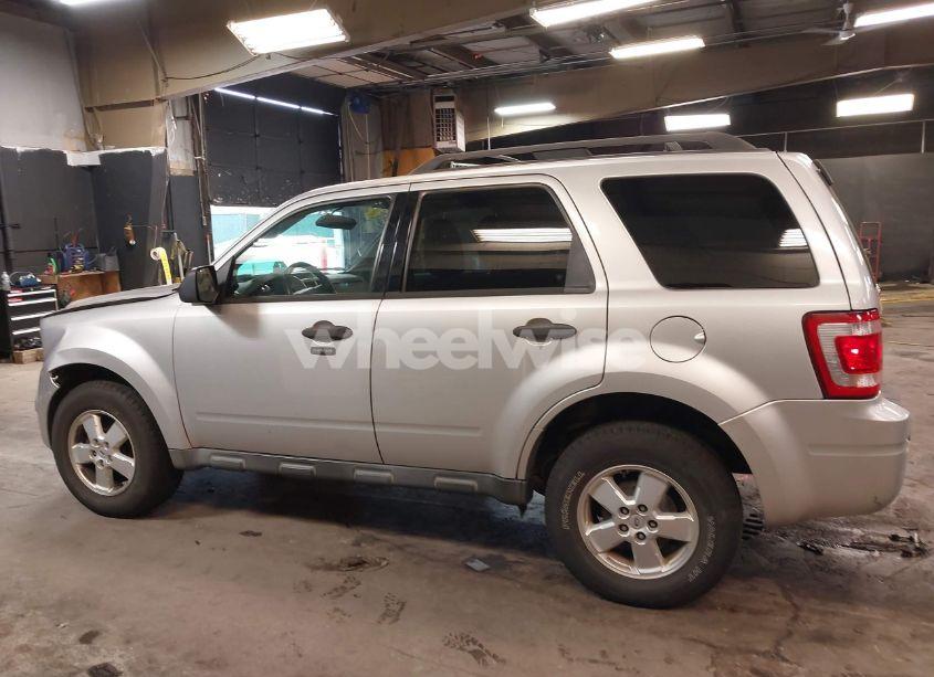 Photo 14 of 2010 Ford Escape XLT (VIN 1FMCU9D72AKD41544)