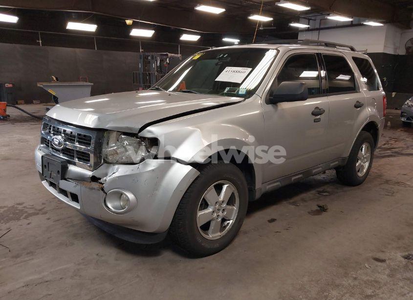 Photo 2 of 2010 Ford Escape XLT (VIN 1FMCU9D72AKD41544)