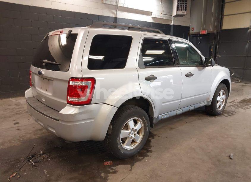 Photo 4 of 2010 Ford Escape XLT (VIN 1FMCU9D72AKD41544)