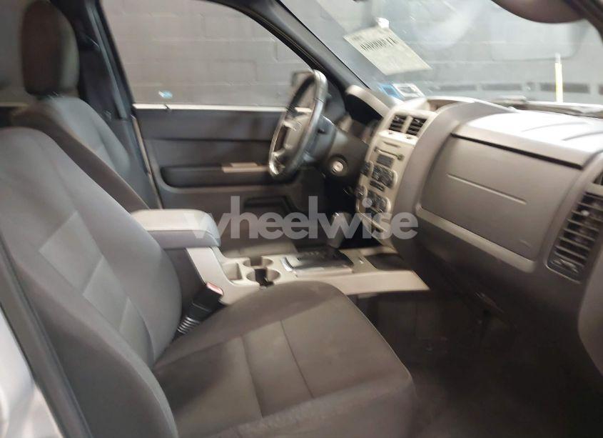 Photo 5 of 2010 Ford Escape XLT (VIN 1FMCU9D72AKD41544)