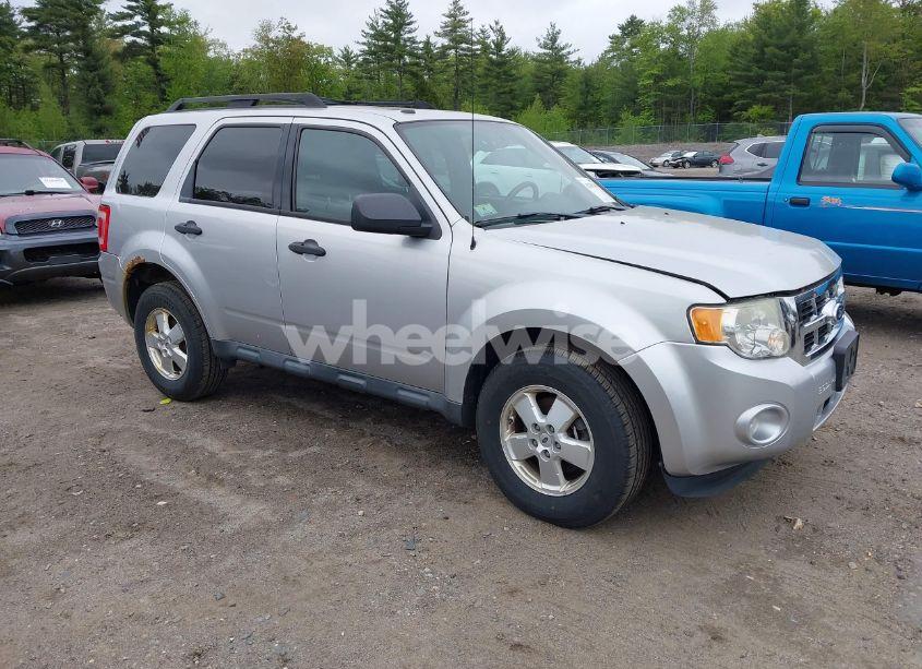 2011 Ford Escape XLT (VIN 1FMCU9D72BKA46722) main photo