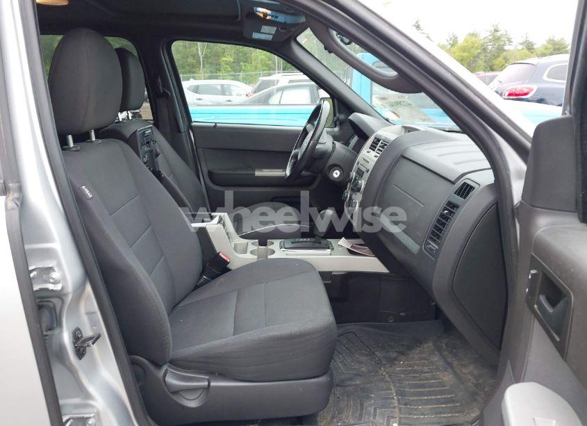 Photo 5 of 2011 Ford Escape XLT (VIN 1FMCU9D72BKA46722)