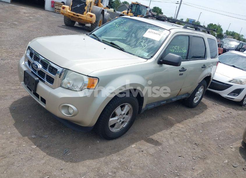 Photo 2 of 2011 Ford Escape XLT (VIN 1FMCU9D72BKA46994)