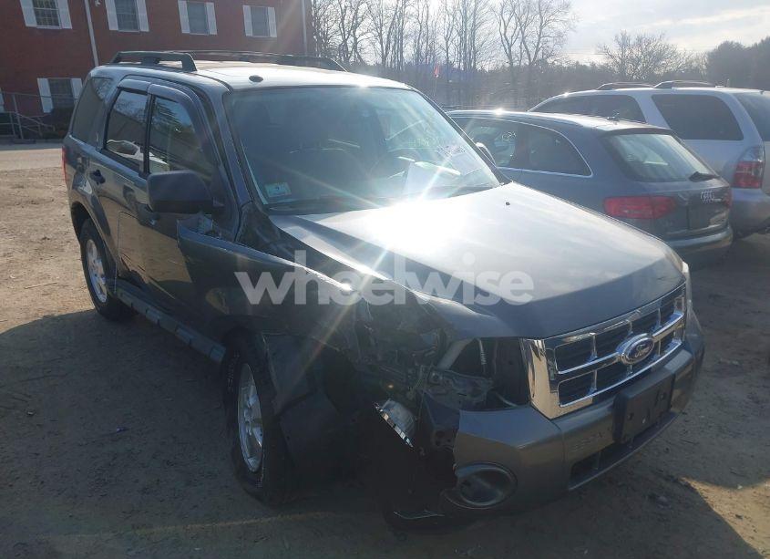 2012 Ford Escape XLT (VIN 1FMCU9D72CKA01930) main photo