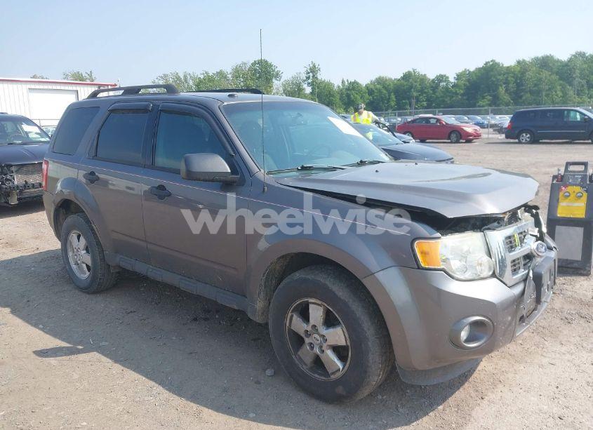 2012 Ford Escape XLT (VIN 1FMCU9D72CKA02690) main photo