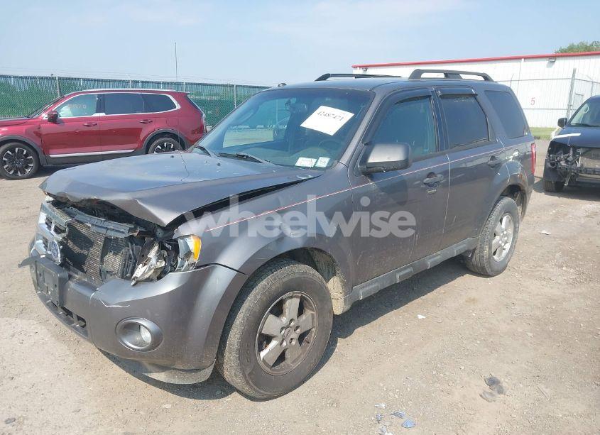 Photo 2 of 2012 Ford Escape XLT (VIN 1FMCU9D72CKA02690)