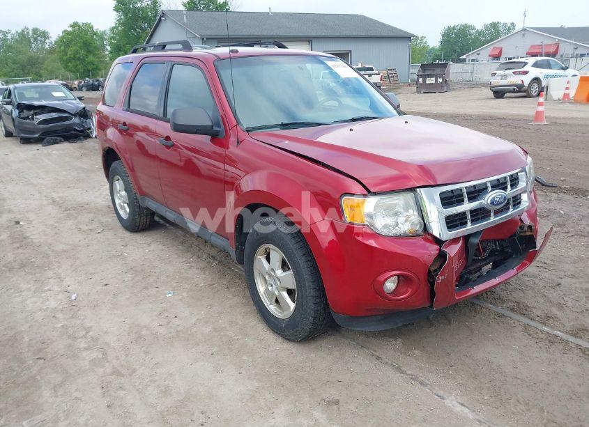 2012 Ford Escape XLT (VIN 1FMCU9D72CKB16916) main photo