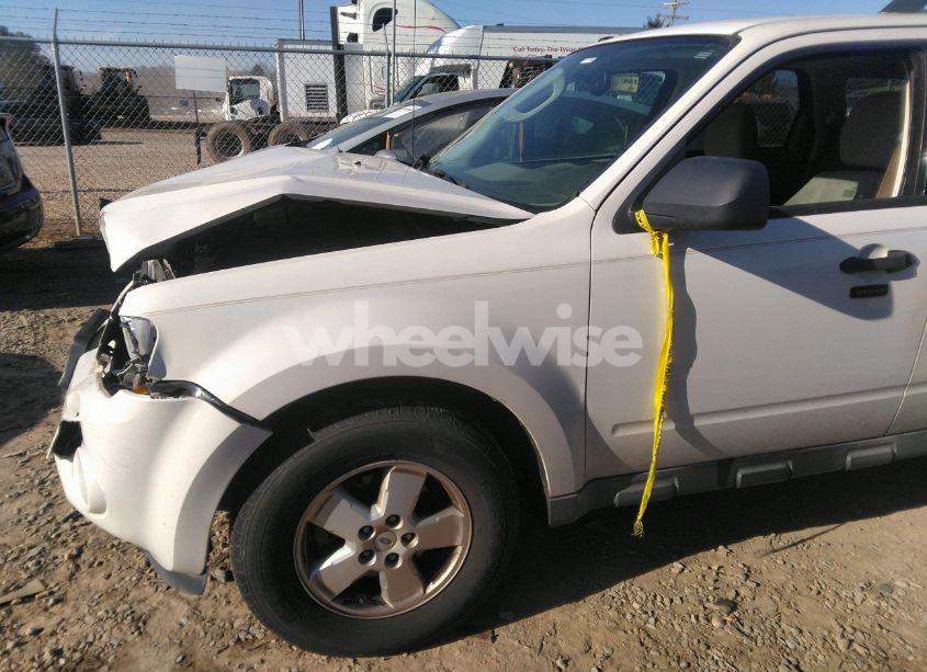 Photo 12 of 2012 Ford Escape XLT (VIN 1FMCU9D72CKC29877)